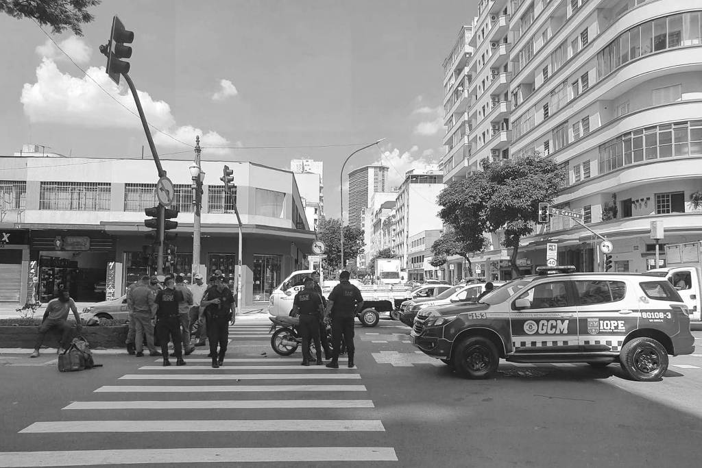 transito caotico em sinalização sp